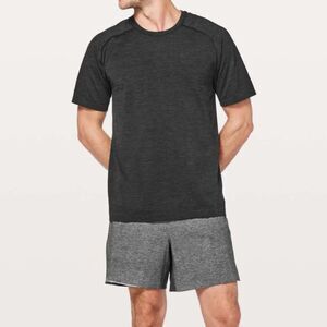 Lululemon Gray Athletic/Running Shorts - Size L